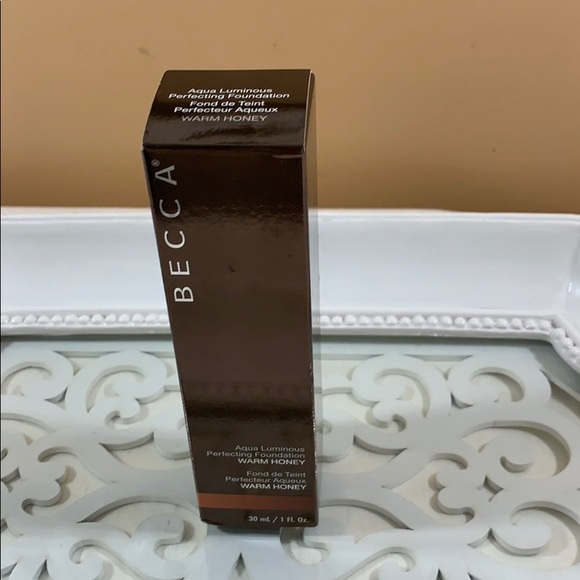 Becca foundation - Picture 1 of 2